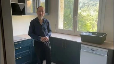 Ma cuisine a été posée avec retard et présente plusieurs défauts, quels sont mes recours ? Le 13H à vos côtés
