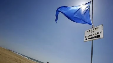 Label Pavillon Bleu : où sont les plages récompensées pour leur engagement environnemental cet été ?