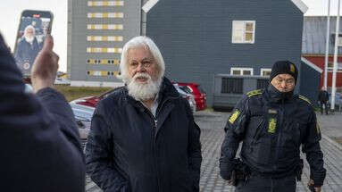 Paul Watson : le défenseur des baleines reste en détention, son extradition vers le Japon pas encore tranchée