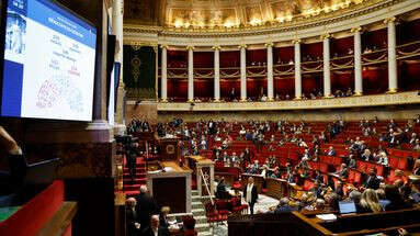 Inondations en Espagne : l'Assemblée nationale observe une minute de silence en hommage aux victimes