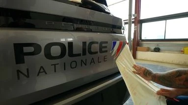 REPORTAGE - Dans ce lieu ultra-secret, on gère tout le matériel de la police nationale