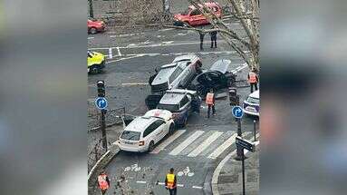 Course-poursuite à Paris : les images de la collision qui a fait plusieurs blessés