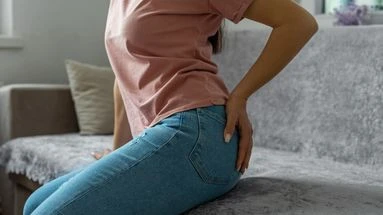 Trois étirements doux à réaliser chez soi pour soulager les douleurs sciatiques