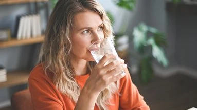 Vous ne buvez pas assez d'eau ? Voici trois astuces pour rester hydrater tout au long de la journée