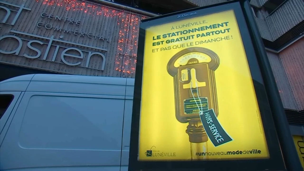 Lunéville : une malicieuse campagne de publicité se moque de sa célèbre voisine, Nancy