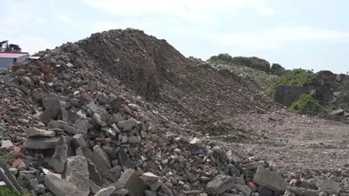 Chantiers à l'arrêt : saturée de gravats, l'île d'Yeu pourrait les évacuer par bateau
