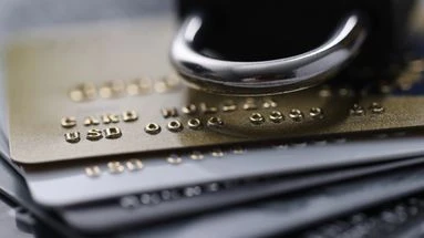 Virement, carte bancaire : que faire en cas d’erreur ? Le 13H à vos côtés