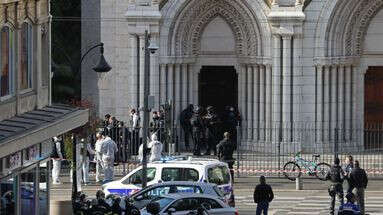 Assassinats de trois personnes à la basilique de Nice : l'auteur présumé de l'attentat jugé à partir de lundi