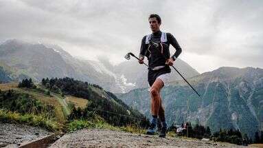 En seulement 19 jours, la légende du trail Kilian Jornet a gravi les 82 sommets alpins de plus de 4000 mètres !