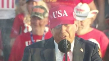 250e anniversaire de la déclaration d’indépendance : Donald Trump veut le célébrer avec… un combat de MMA à la Maison Blanche !
