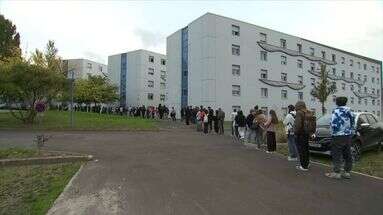 Distribution alimentaire : les images édifiantes d'étudiants de Gironde faisant trois heures de queue pour pouvoir manger