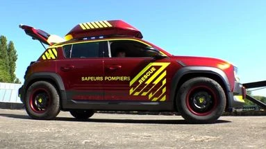 Archiconnectée et équipée d'un drone guidé par IA : découvrez la nouvelle Renault 4rescue des sapeurs-pompiers