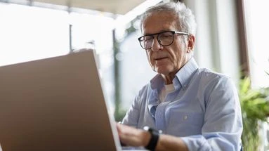 Vous aidez vos parents âgés à gérer leurs finances ? Cette procédure peut vous faciliter la vie