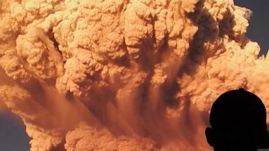 Indonésie : les images de l'impressionnant nuage de cendres au-dessus du volcan Lewotobi Laki-Laki