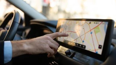 Navigation 3D, caméras, capacité du coffre... les nouvelles fonctions bluffantes du GPS connecté