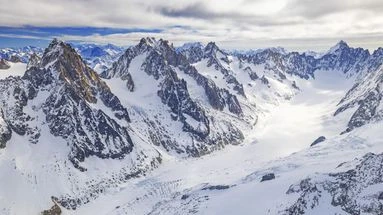 Mont-Blanc : un alpiniste chinois meurt après une chute de plusieurs centaines de mètres
