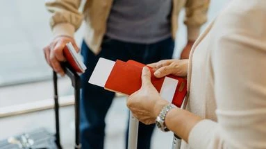 Est-ce qu’une compagnie aérienne peut me refuser l'embarquement si mon passeport est abîmé, mais valide ?
