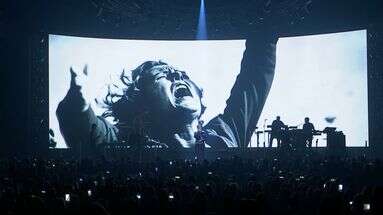 Hommage de David Hallyday à Johnny : les premières images du spectacle 