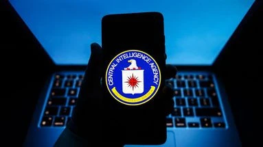 40 millions de dollars en lingots d'or, cash et montres de luxe : un ancien espion de la CIA arrêté