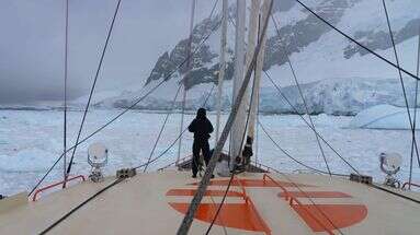 Navigation de l'extrême : quand le bateau de Jean-Louis Etienne affronte un océan de glace