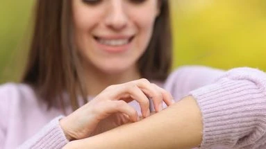 Si vous êtes un aimant à moustiques, c'est peut-être à cause de... votre gel douche