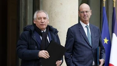 Sécurité sociale, hauts revenus, retraités : où trouver les 40 milliards d'euros d'économies nécessaires pour 2026 ?