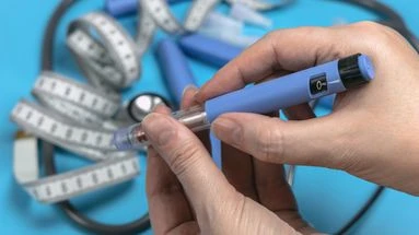 Médicaments anti-obésité : le risque d'abus augmente-t-il maintenant que tous les médecins peuvent en prescrire ?