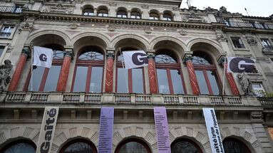 Paris : l'évacuation de la Gaîté Lyrique, occupée par des migrants, ordonnée par la préfecture de police