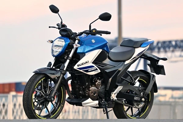 【スズキ ジクサー250 試乗】250ccでダントツにリーズナブル！ この手軽さと奥深さはスズキ随一の仕上がりだ…伊丹孝裕
