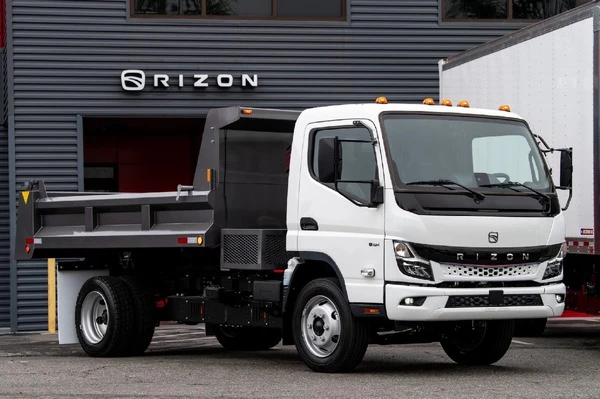 ダイムラートラックのEVブランド「RIZON」、カナダで販売拡大へ