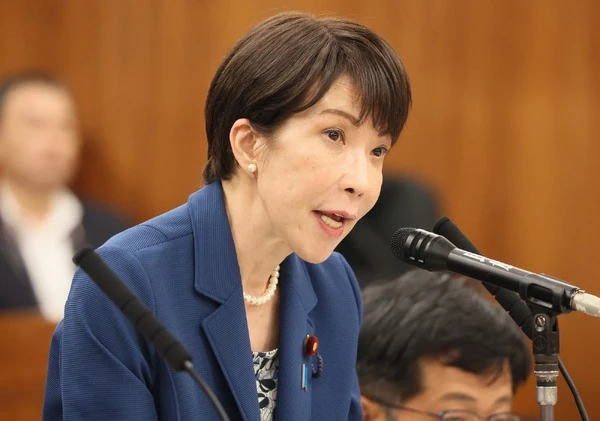 高市首相、ガソリン補助金見直し示唆「必要に応じ、柔軟に検討」［新聞ウォッチ］