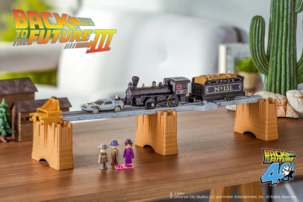 『バック・トゥ・ザ・フューチャー PART3』蒸気機関車131号＆タイムマシンがプラレールで登場