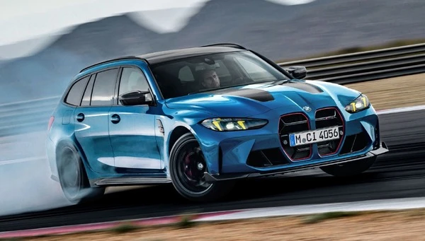 「最強ファミリーカーの誕生」30台限定のBMW『M3 CS ツーリング』に熱視線！ 2000万円も“お買い得”？