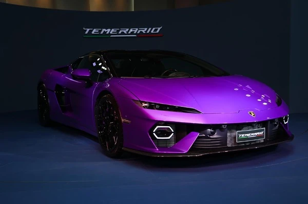 ランボルギーニ、920馬力の新型電動スーパーカー『テメラリオ』をインドに投入