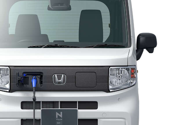 ホンダ、初の軽商用EV『N-VAN e:』で『N-BOX』の“成功体験”ふたたび［新聞ウォッチ］