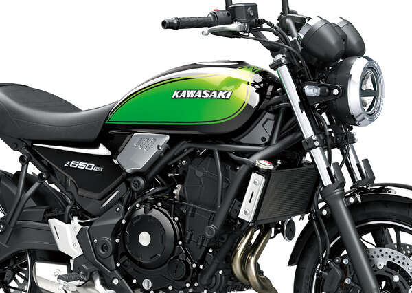 伝統の“KAWASAKI”ロゴ新採用、カワサキ『Z650RS』2025年モデル発表