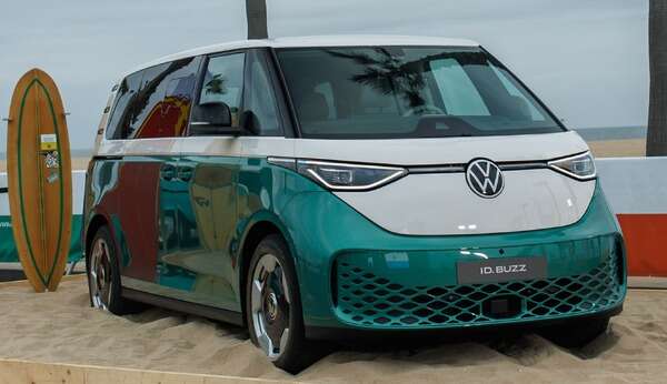 VWの電気ミニバン『ID. Buzz』、北米ユーティリティ・オブ・ザ・イヤー受賞