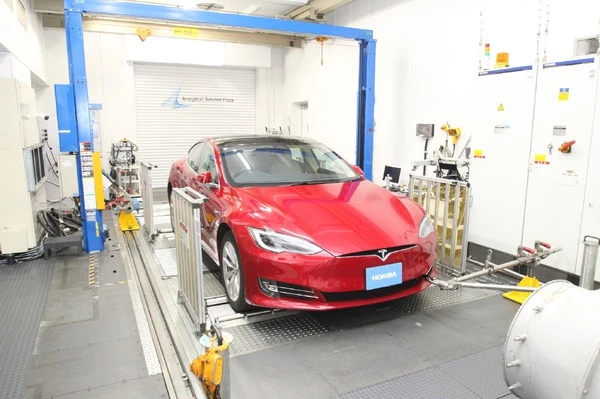 HORIBA、最新自動車評価試験設備「Vehicle Test Cell」開設