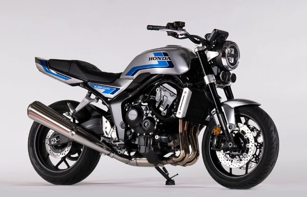 新型ホンダ『CB1000F』が鈴鹿を走る！8耐前夜祭でホンダCBスペシャル・ラン開催へ
