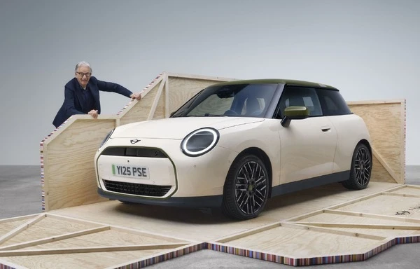 MINI「ポール・スミス・エディション」、ガソリンモデル3車種の予約開始…465万円から