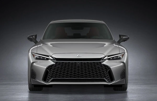 レクサス『IS』改良新型、表情一新…2026年発売へ