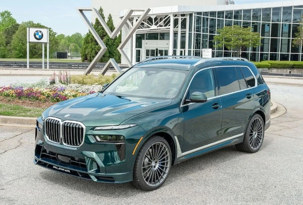 BMWの米工場、生産700万台目は特別なアルピナ『XB7』
