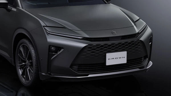 トヨタ『クラウン エステート』にマット塗装の「THE CROWN」限定車が登場、価格は890万円