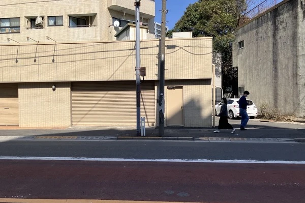 ガードレールが変！ み、短っっ…東京墨田区