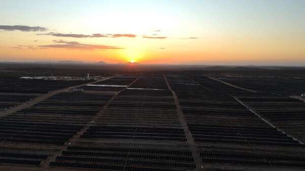 メルセデスベンツ、ブラジルの大規模太陽光発電プロジェクト参画…現地トラック工場のCO2ゼロめざす