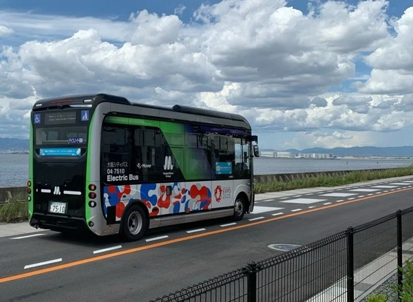 EVバス走行中給電の実証実験、東京大学や大林組が開発…大阪・関西万博2025