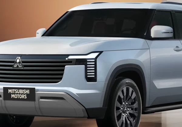 三菱『パジェロ』7年ぶり日本復活か!? 日産 パトロール 派生モデルの可能性も