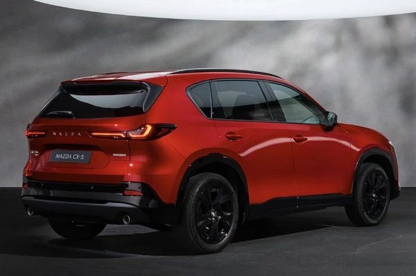 マツダ『CX-5』新型、ライバルはRAV4やエクストレイルか