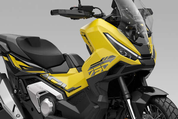 ホンダの個性派クロスオーバー『X-ADV』がイメチェン＆改良！ 装備充実で147万1800円から