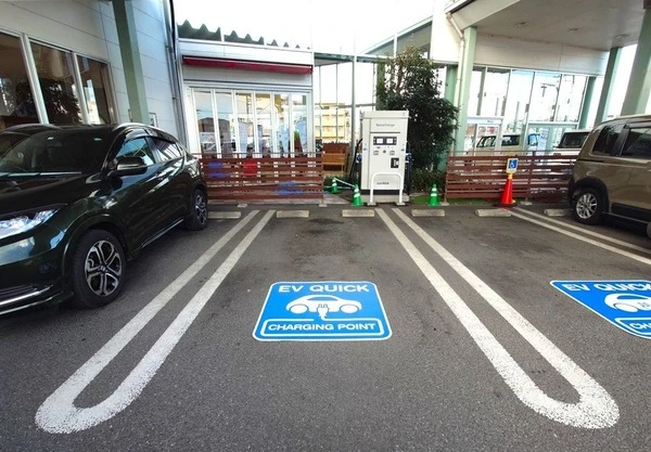 栃木ホンダ販売、テラチャージの急速充電器設置…EV充電環境を強化